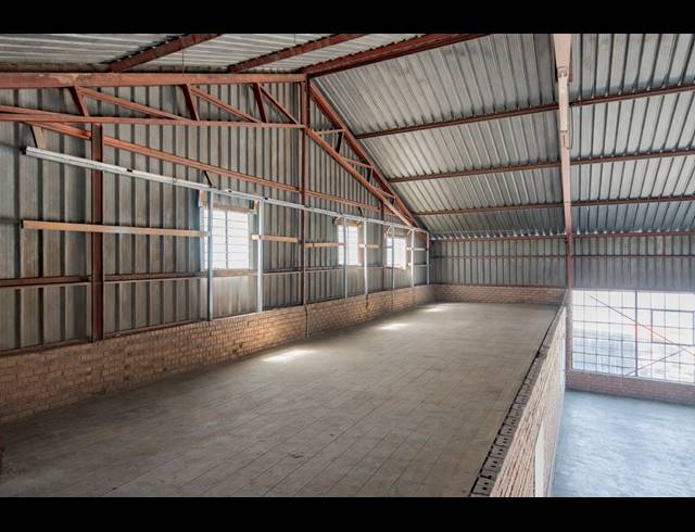 557M² FACTORY RENTED IN ALRODE